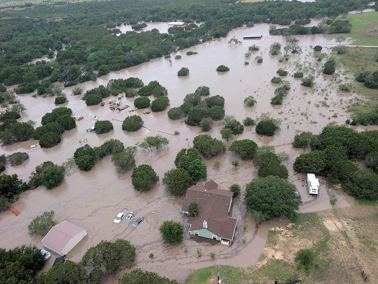 Desastre natural y su devastador impacto en la comunidad texana La tragedia que ha golpeado a Texas se ha vuelto un lame... Descubre más sobre local, encabez...