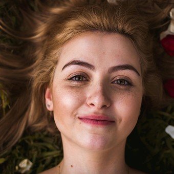Victoria Camps, filósofa: “Buscamos la píldora de la felicidad pero está en un simple hábito”
