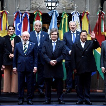"Burocracia elefantiásica", el Mercosur como lanza y no como escudo y fuerte repudio a Venezuela: las claves del discurso de Milei