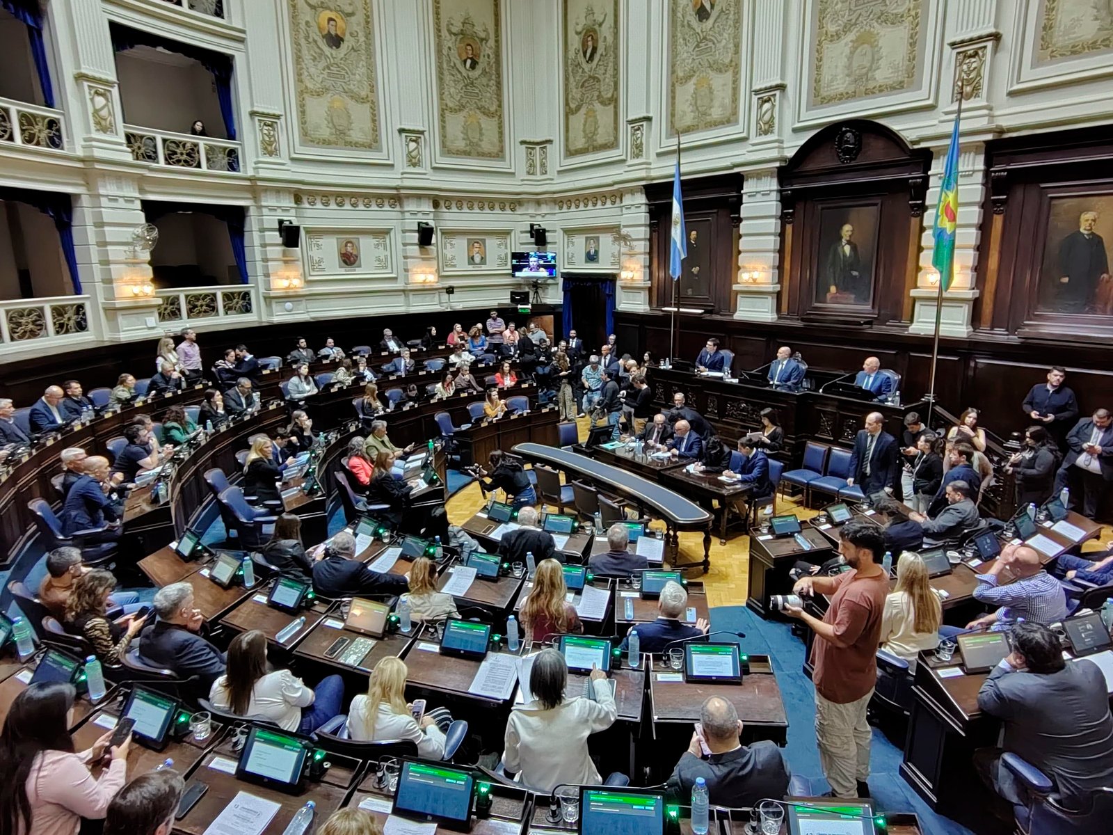 La presión política y el destino incierto de los legisladores bonaerenses En la provincia de Buenos Aires, el final del ... Descubre más sobre campaña electo...