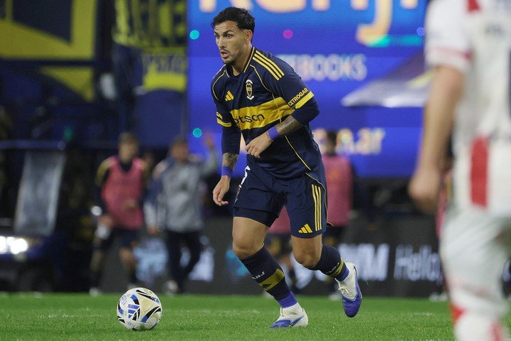 Paredes le puso fútbol al medio de Boca. Foto: EFE/ Matías Martín Campaya