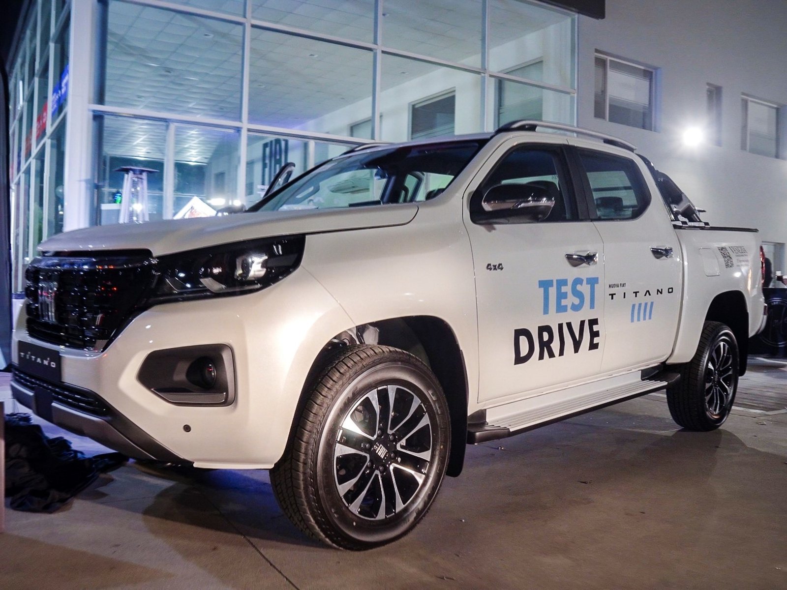 La llegada de una nueva era en la automoción argentina El pasado fin de semana, el mercado automotor argentino vivió un ... Descubre más sobre claro, lionel,...