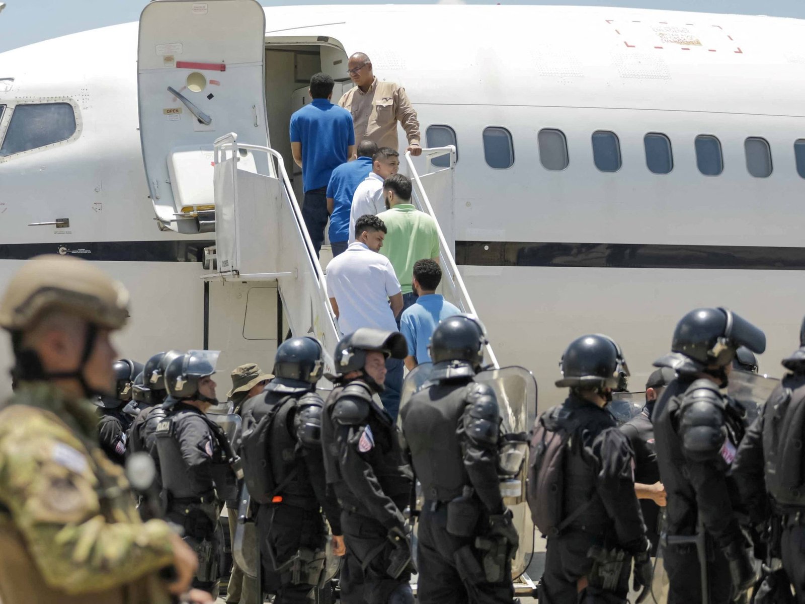 El ciclo cruel de la migración: una odisea de sufrimiento y desesperanza La situación actual de los migrantes venezolano... Descubre más sobre revelan, enfre...