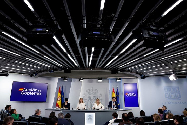 Rueda de prensa Pilar Alegría, en Madrid. Foto: EFE