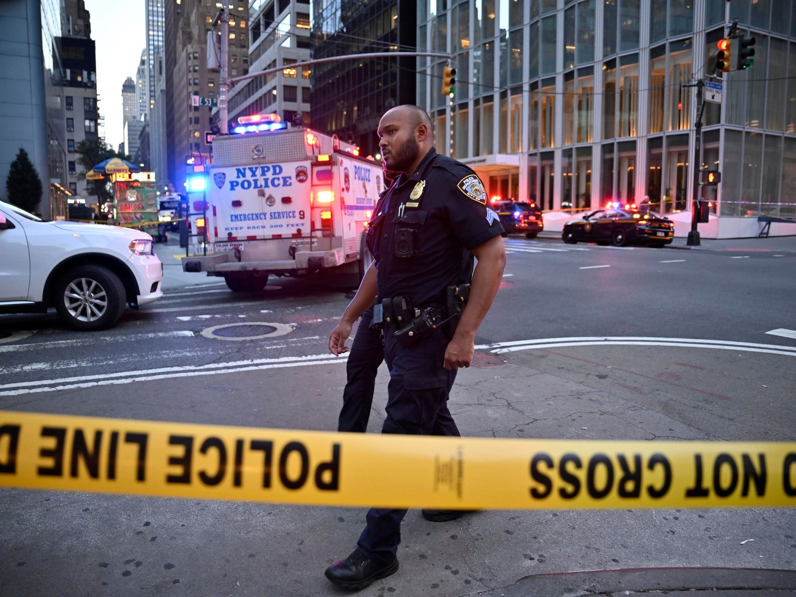 Un ataque que hirió el corazón de Nueva York El reciente tiroteo en un emblemático rascacielos de Nueva York ha dejado u... Descubre más sobre hirió, ahora, ...