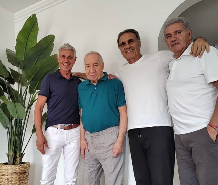 Ricardo Giusti, Carlos Salvador Bilardo, Oscar Ruggeri y Jorge Burruchaga, en un encuentro de noviembre de 2023.