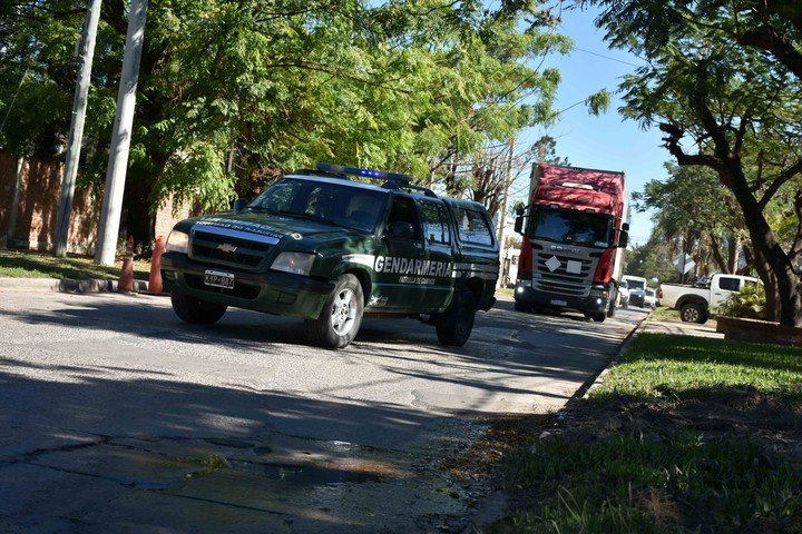 El camión de chapa paraguaya fue trasladado para su inspección.