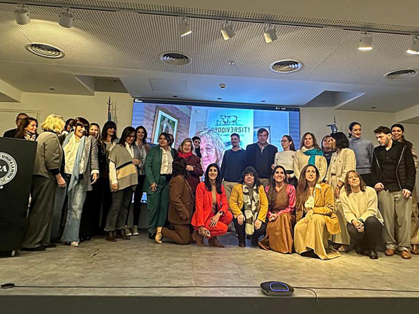 Empoderamiento femenino en el agro: una transformación silenciosa pero potente En el corazón de la Argentina rural, un n... Descubre más sobre economía argen...