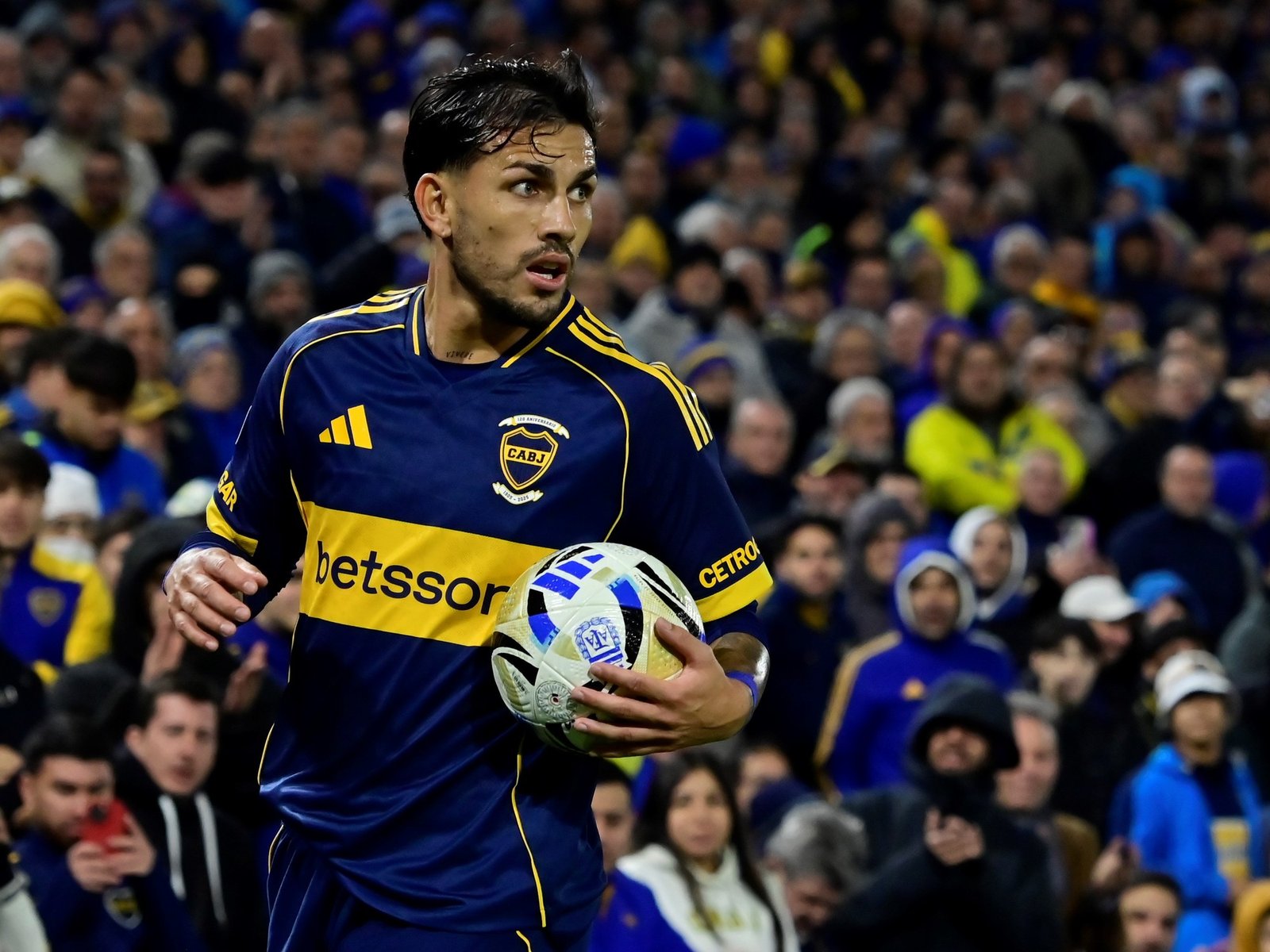 La encrucijada de Boca: decisiones y preocupaciones en el camino hacia la Copa Argentina En un contexto tenso y lleno de... Descubre más sobre rumbo, faltado...
