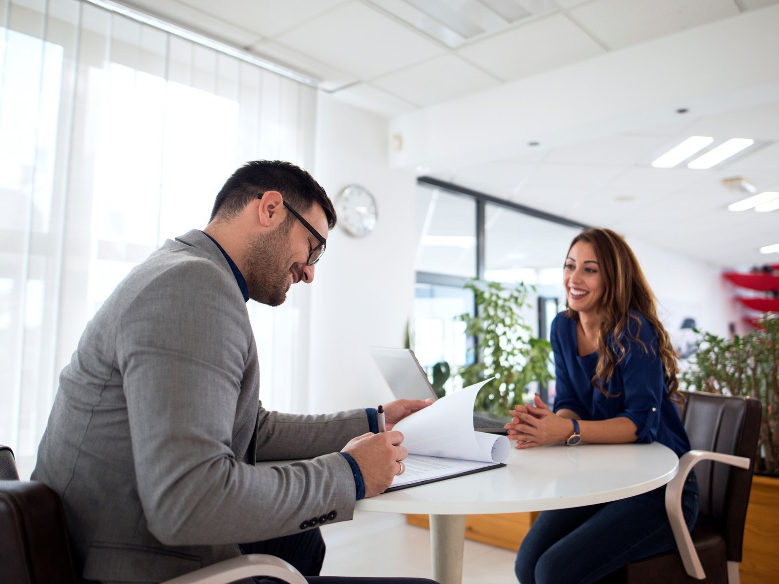 La primera impresión: clave para el éxito en una entrevista laboral Presentarse a una entrevista de trabajo es, sin duda... Descubre más sobre personal, cons...