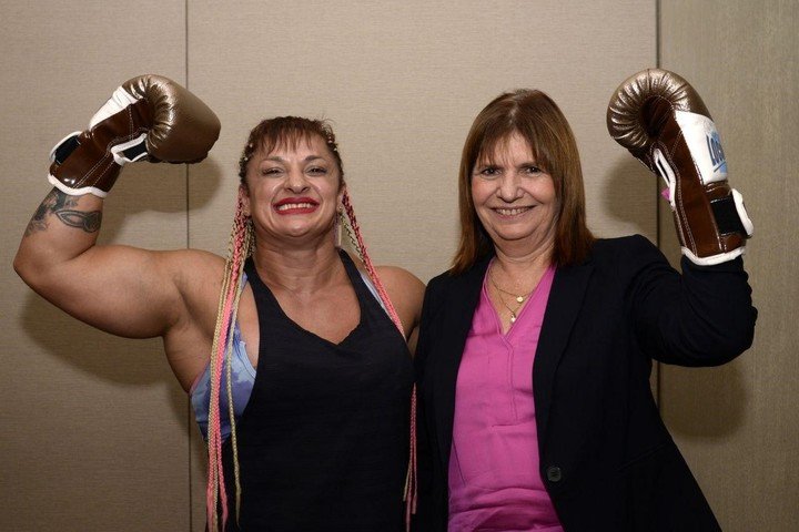 Patricia Bullrich y Locomotora Oliveras.