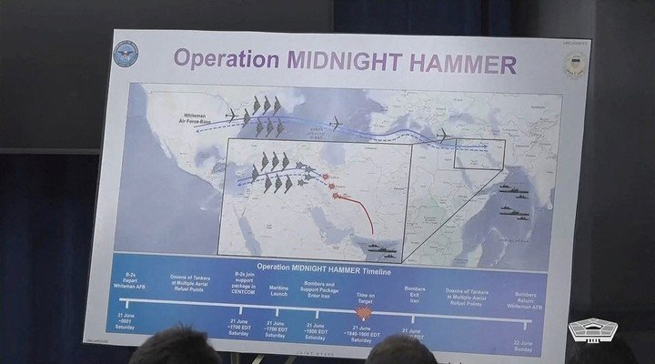 La operación "Midnight Hammer" (martillo de medianoche), el ataque de EE.UU. a instalaciones nucleares de Irán, en junio. Foto: REUTERS 