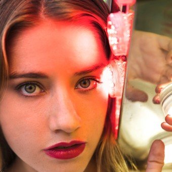 Para qué sirve y qué beneficios tiene la luz infrarroja en la piel 