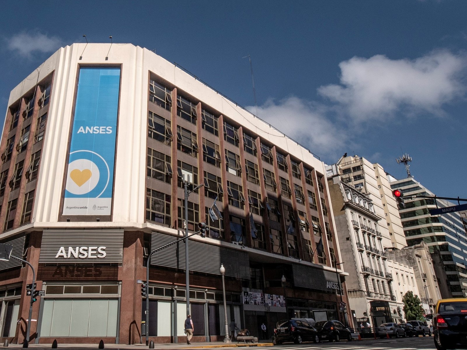 El impacto de la asignación en los hogares argentinos La Asignación Universal por Hijo (AUH) es más que un simple subsid... Descubre más sobre crisis, vital,...