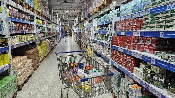Grandes cadenas y mayoristas, entre los comercios perdedores en junio. Foto: archivo