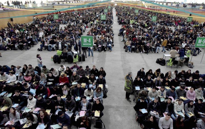 Este martes rindieron el examen en Parque Roca 7.687 personas, más que en 2024. Foto: Ministerio de Salud