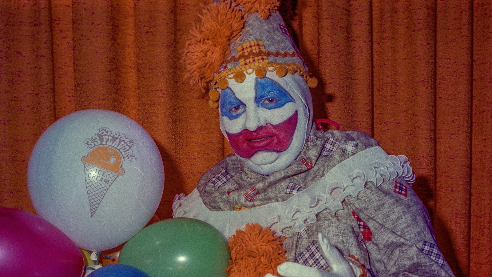 First Look at Michael Chernus as John Wayne Gacy in True-Crime Series ‘Devil in Disguise’