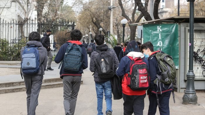 Vacaciones de invierno 2025: cinco series cortas, ideales para maratonear con los chicos