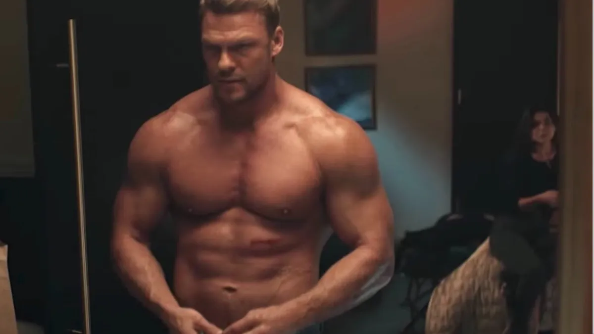 Before Reacher, Alan Ritchson Starred In A Sci-Fi Series That Deserved More Time