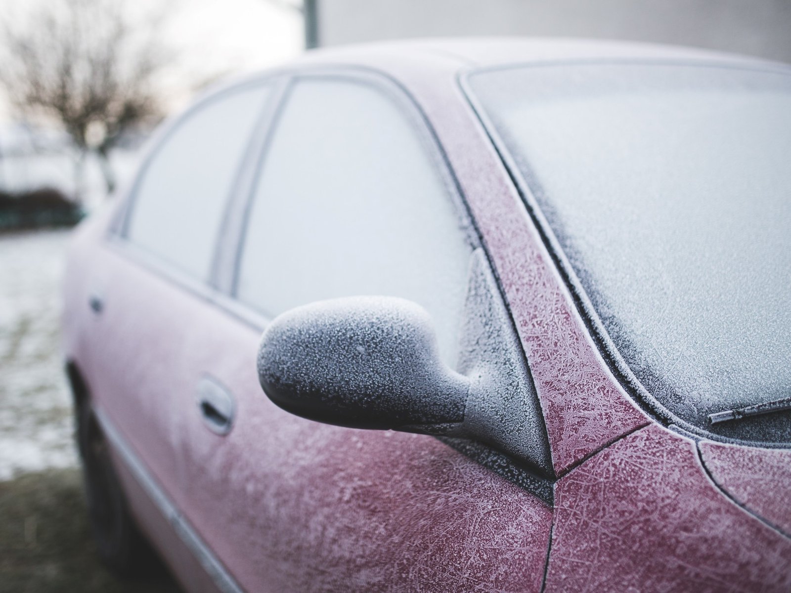  Trucos para mantener tu parabrisas libre de hielo en las heladas invernales Con la llegada de las bajas temperatura... Descubre más sobre también, racin...