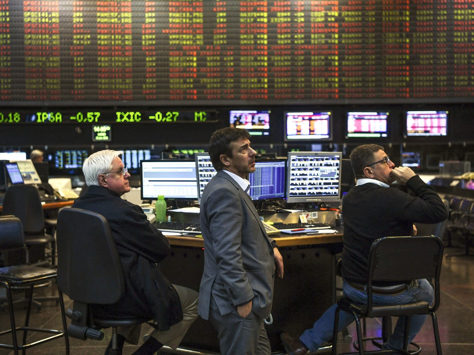 La danza de las tasas: Una oportunidad para pequeños ahorristas En la última semana, el mundo financiero argentino ha si... Descubre más sobre habían, plazo,...
