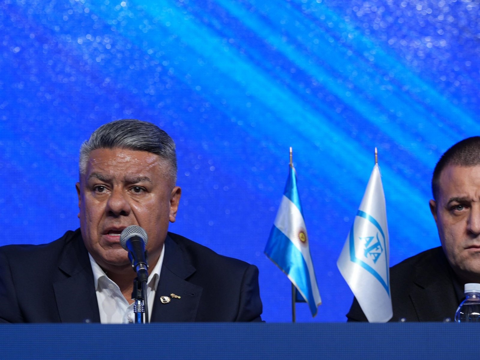 Desencuentros en la Casa del Fútbol Argentino En el ámbito del fútbol argentino, las tensiones políticas a menudo se ent... Descubre más sobre amplio, vigila...
