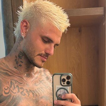 Mauro Icardi enfrentó las críticas por su peso con una foto al borde de la censura: "Para los haters"