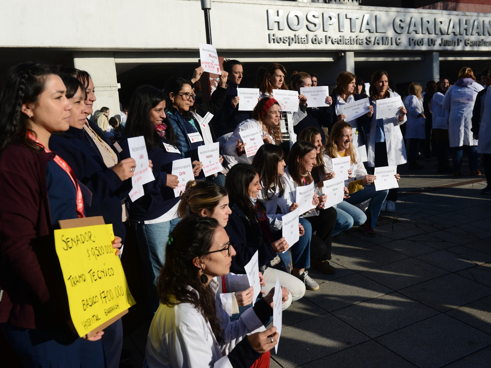 La lucha por la salud pública: trabajadores del Garrahan y el Instituto Roffo alzan sus voces El escenario de la salud p... Descubre más sobre pirozzo, vidas...