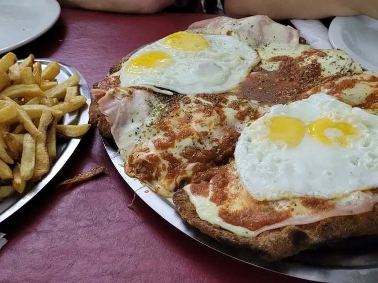 Un refugio de historia y pasión en el corazón de Núñez En la esquina de Manuela Pedraza y Vidal, en el barrio de Núñez, ... Descubre más sobre punto, kylian ...