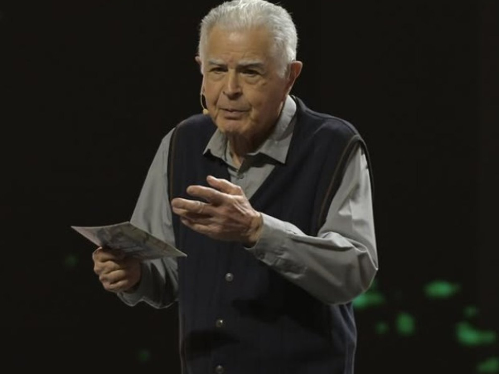 La vitalidad de la experiencia: un referente de vida y bienestar La historia de Alberto Chab, un cubano de 97 años, ha c... Descubre más sobre aires, miembro...