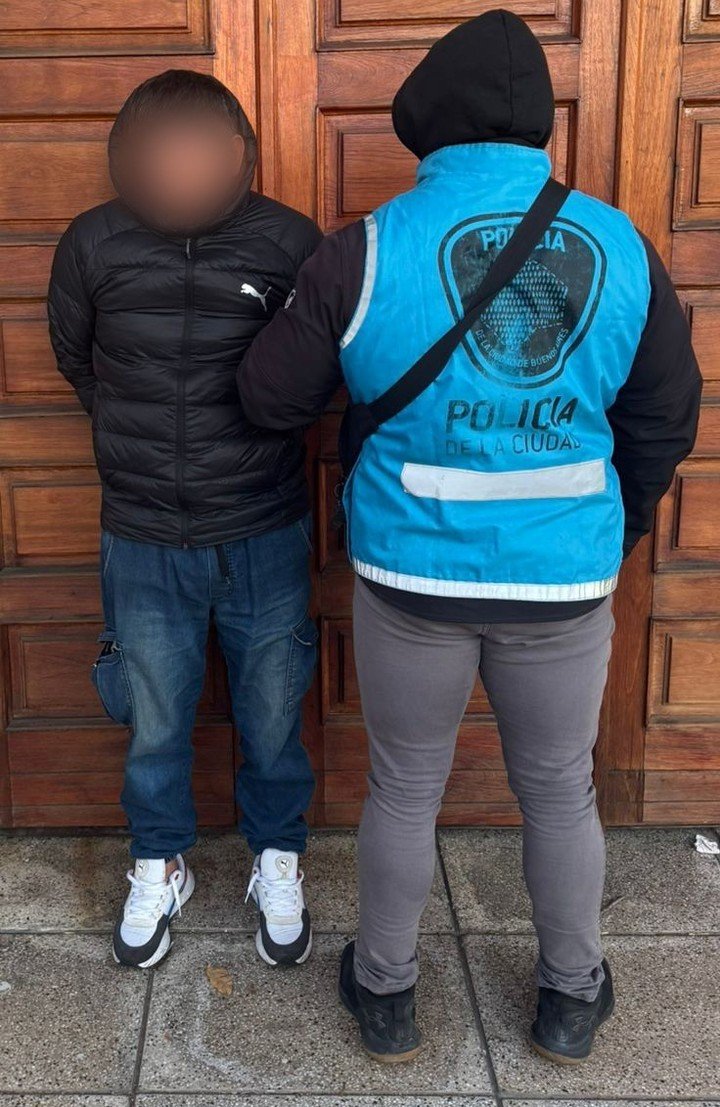 Tenía captura de Interpol por haber asesinado, en 2014, al hijo de un alcalde peruano. Foto Policía de la Ciudad.