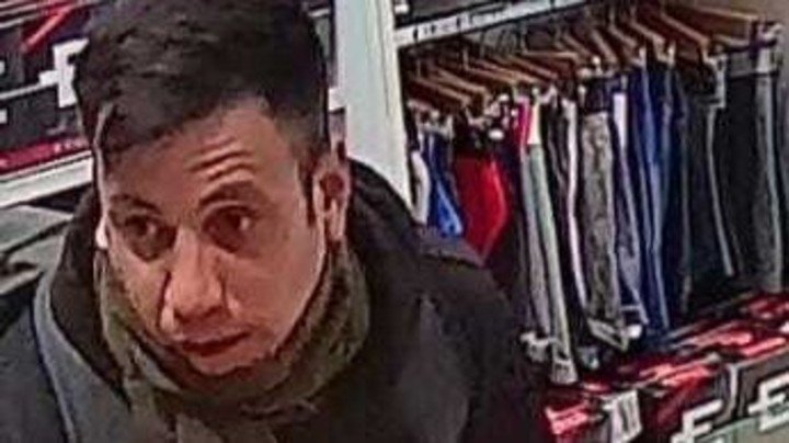 El ladrón que saltó un local de ropa interior en Villa Crespo. Foto: Cámaras de seguridad.