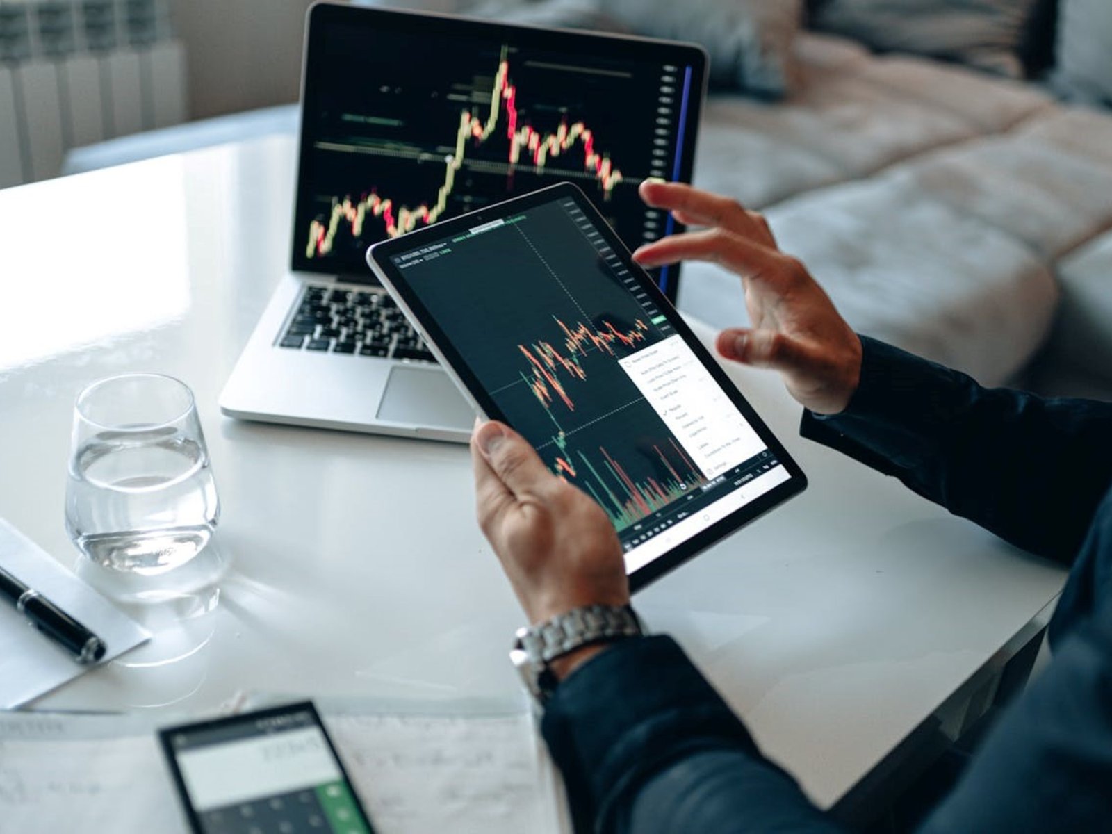 El camino hacia la riqueza: estrategias de inversión para todos En un mundo donde la movilidad social parece estar estan... Descubre más sobre portafolio, co...