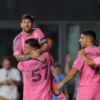 Con dos asistencias de Lionel Messi, el debut de Rodrigo de Paul y un gol del Chelo Weigandt, Inter Miami logró un triunfo agónico sobre Atlas