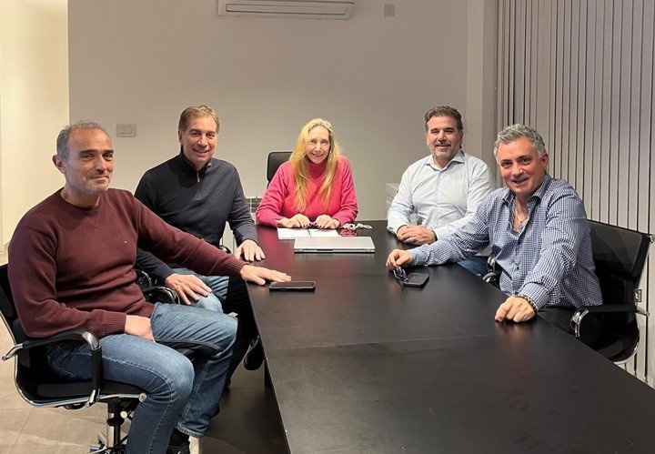 La foto de Diego Santilli y Cristian Ritondo con Karina Milei.