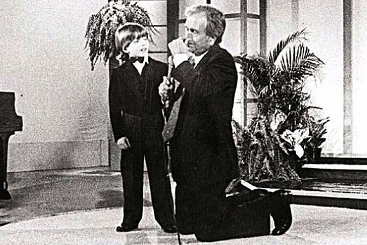 Guido debutó en televisión a sus 5 años en el programa "Homenaje", conducido por Juan Carlos Mareco. 