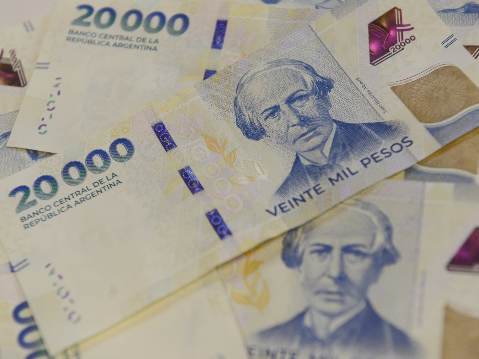 Un cambio monetario en el horizonte: la propuesta de una nueva divisa nacional En un contexto de incertidumbre económica... Descubre más sobre murphy, argume...