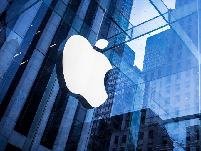 Apple apela la "sin precedentes" multa de 500 millones de euros impuesta por la UE por su tienda de aplicaciones. iPhone
