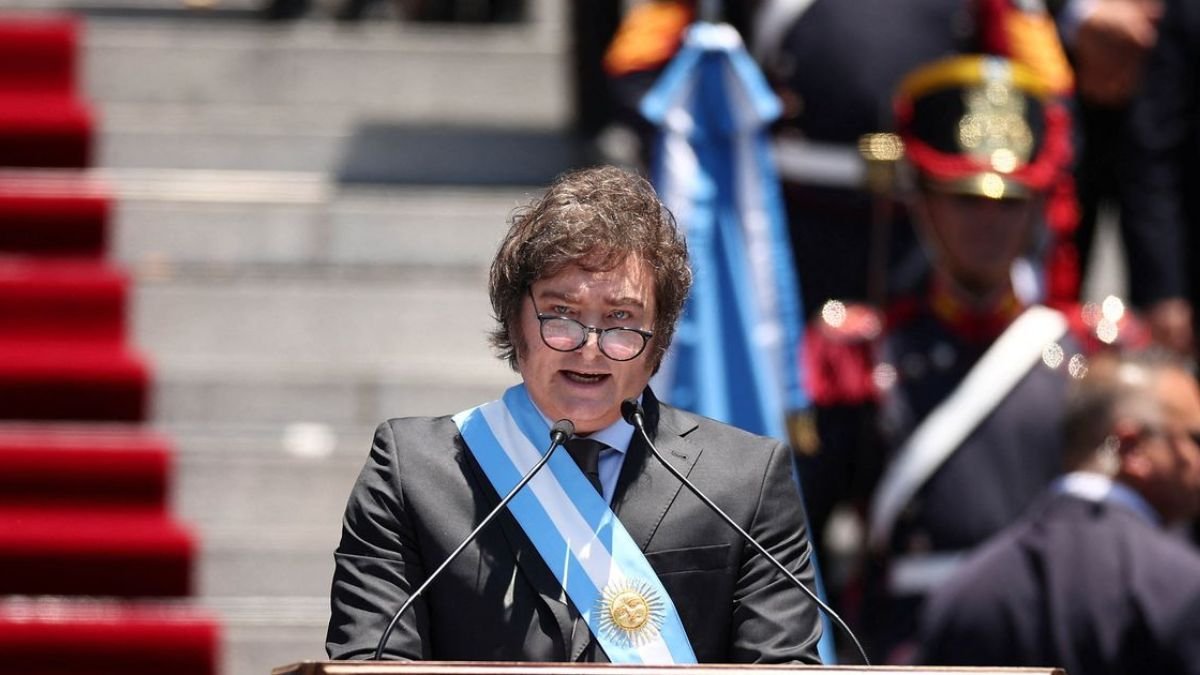 El "error" que cometió Milei con el dólar y ahora hace que se "desangre", según Carlos Melconian en El Cronista, Finanzas