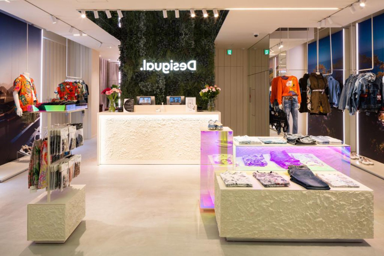 Apple presenta su nueva tienda en Osaka, Japón, con un taller de Apple Intelligence. Parece que solo escribiste "ios". Si necesitás que traduzca algo más específico, por favor proporcioname el texto completo y con gusto lo traduzco al español argentino.