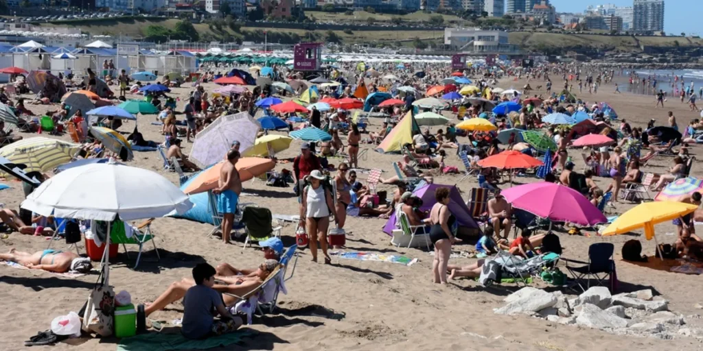 Imagen relacionada con Hoteleros y gastronómicos de Mar del Plata advierten sobre un colapso inminente y piden medidas urgentes.