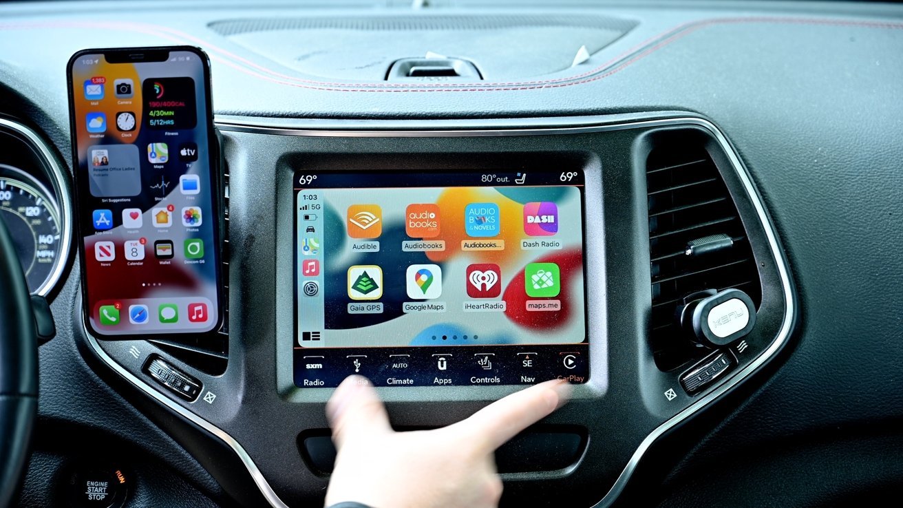 Apple CarPlay Ultra en acción iOS