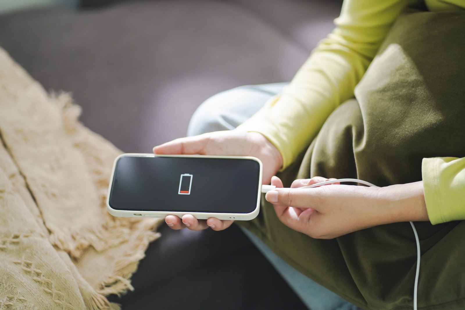 ¿Podría la nueva función de potencia adaptativa de Apple extender la vida útil de la batería de tu iPhone? iPhone