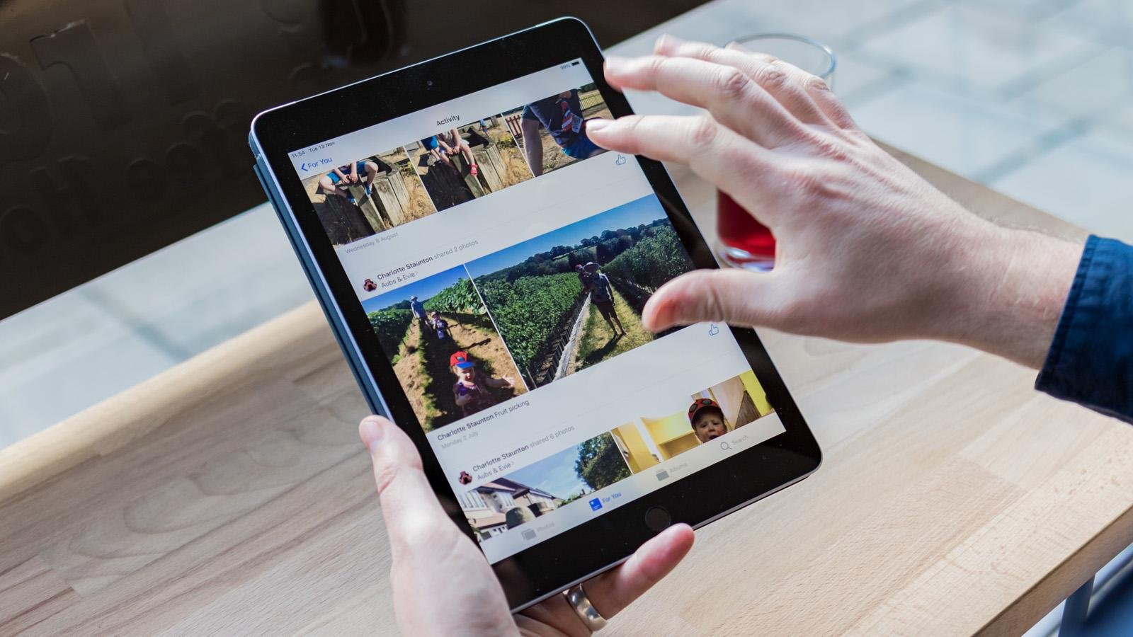 Apple demanda al filtrador detrás del adelanto de iOS 26. Parece que el texto "ios" no tiene un contexto claro. Si te referís al sistema operativo de Apple, se traduce como "iOS". Si necesitás algo más específico o tenés otro texto, no dudes en decírmelo.