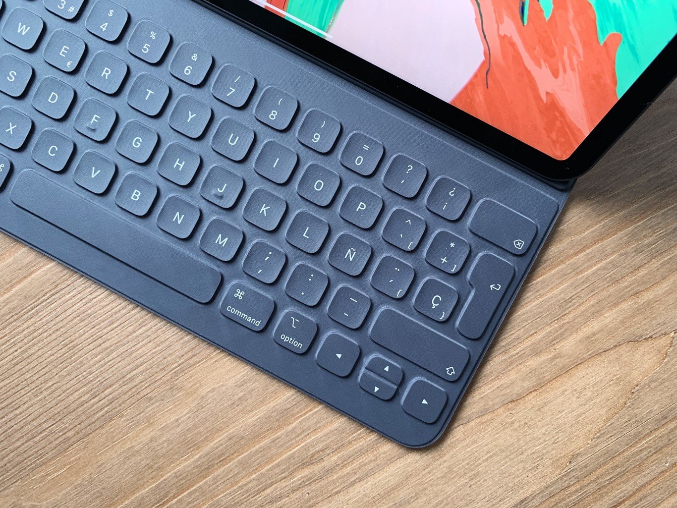 5 maneras en que el nuevo teclado con funda de Logitech para iPad supera al de Apple [Reseña] ★★★★☆ iPad