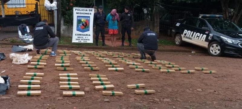 Imagen relacionada con Operativo en Gobernador Roca: Policía de Misiones incauta 100 kilos de marihuana.