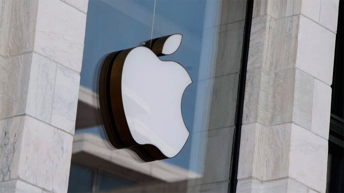 Apple apela la multa de 500 millones de euros impuesta por la UE por restricciones en los pagos de la App Store. iPhone