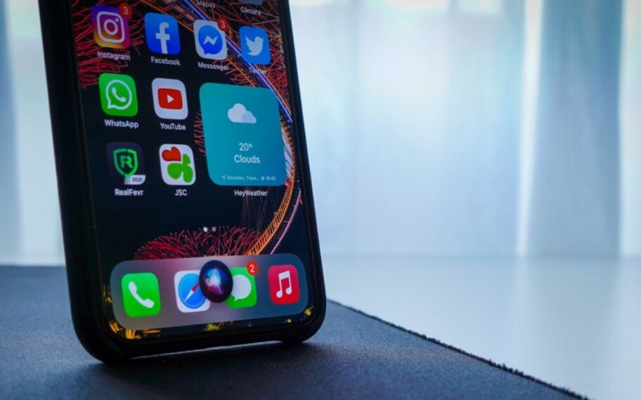 Apple podría depender de competidores de IA para hacer a Siri más inteligente. Parece que solo escribiste "siri". Si necesitas una traducción o información específica sobre algo relacionado con Siri, por favor, proporcioname más contexto y con gusto te ayudo.