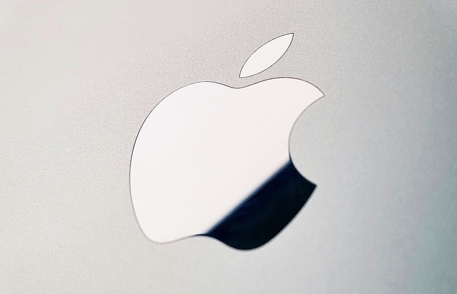 La empresa de aplicaciones enfocadas en la privacidad, Proton, demanda a Apple por supuestas prácticas anticompetitivas y comisiones. Parece que solo has escrito "M2". Si necesitas que traduzca algo específico o un texto más largo, por favor compartilo y con gusto te ayudo.