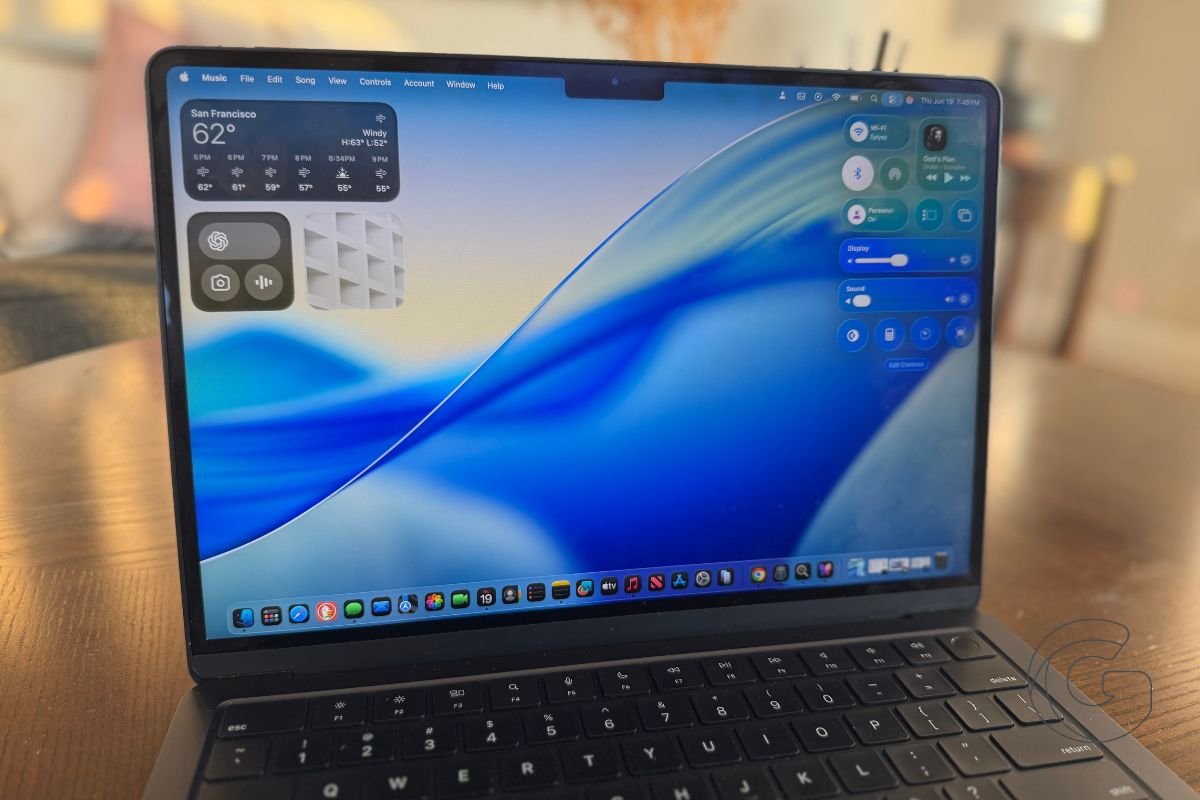 Después de un pequeño tropiezo, la beta 3 para desarrolladores de macOS Tahoe 26 ya está disponible para Macs con Apple Silicon.